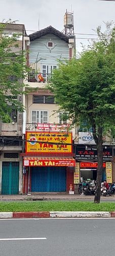 Bán nhà MẶT TIỀN đường Hồng Bàng, Q.5, 1 trệt, 2 lầu, giá giảm mạnh.