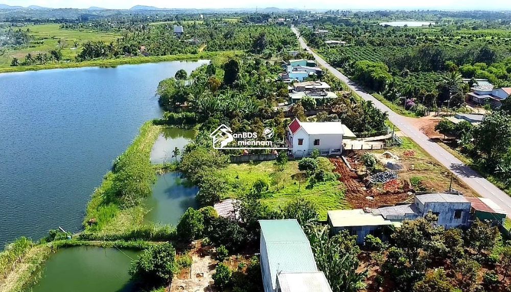 Giá rẻ 890 triệu (giá cũ 1,4 tỷ) - Đắk Lắk - view trực diện hồ.