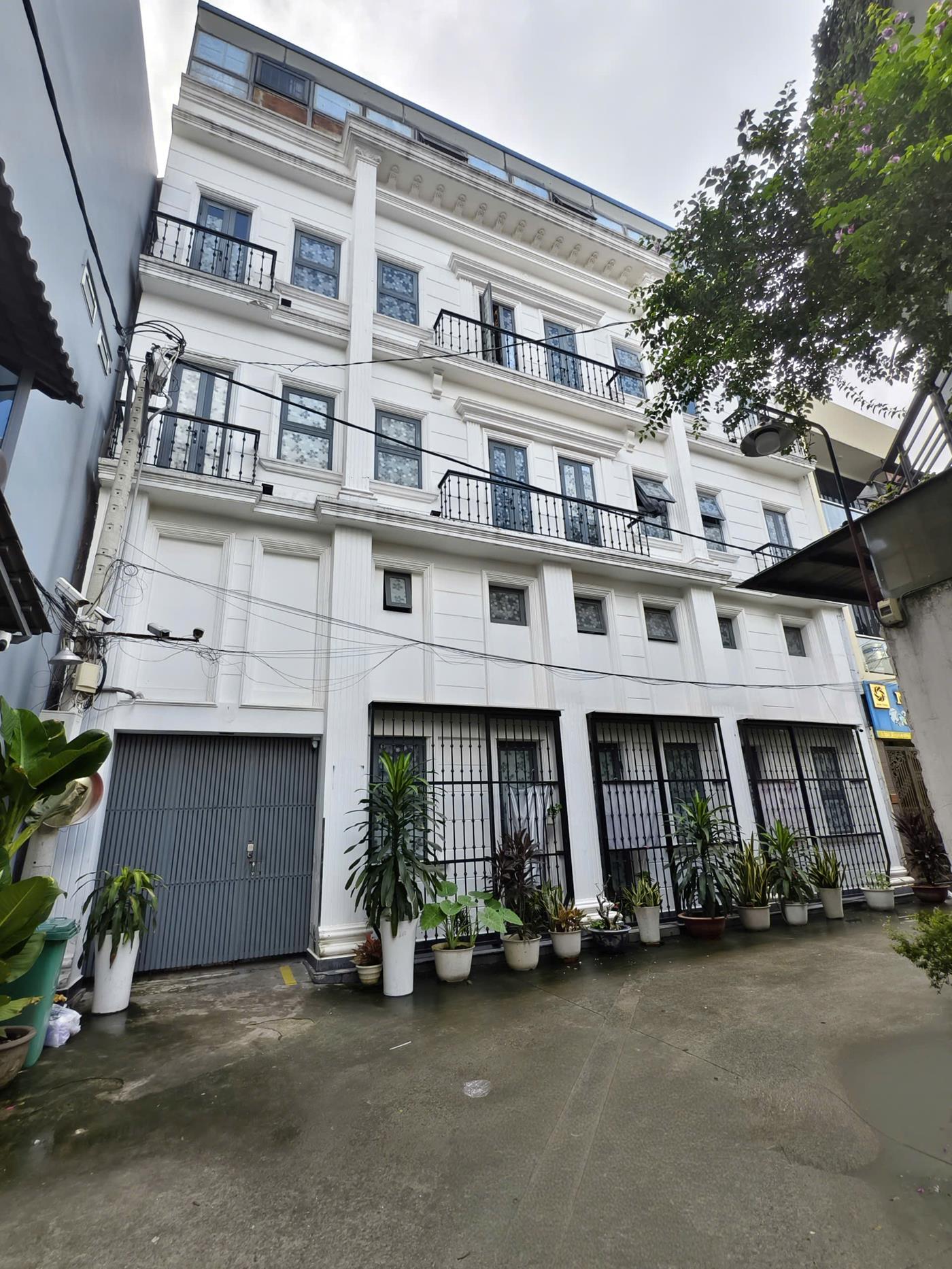 Chủ cần tiền bán gấp tòa căn hộ dịch vụ 20 phòng thu nhập 70 triệu mỗi tháng chỉ 13,x thương lượng